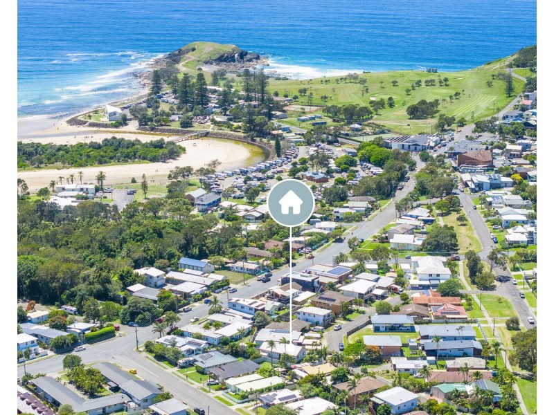 11 Walker Street, Crescent Head NSW 2440