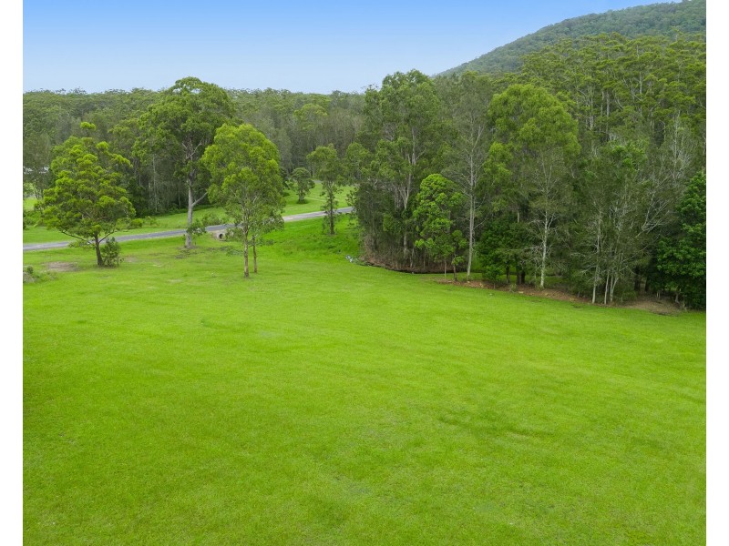 1 Sunshine Lane, Crescent Head NSW 2440