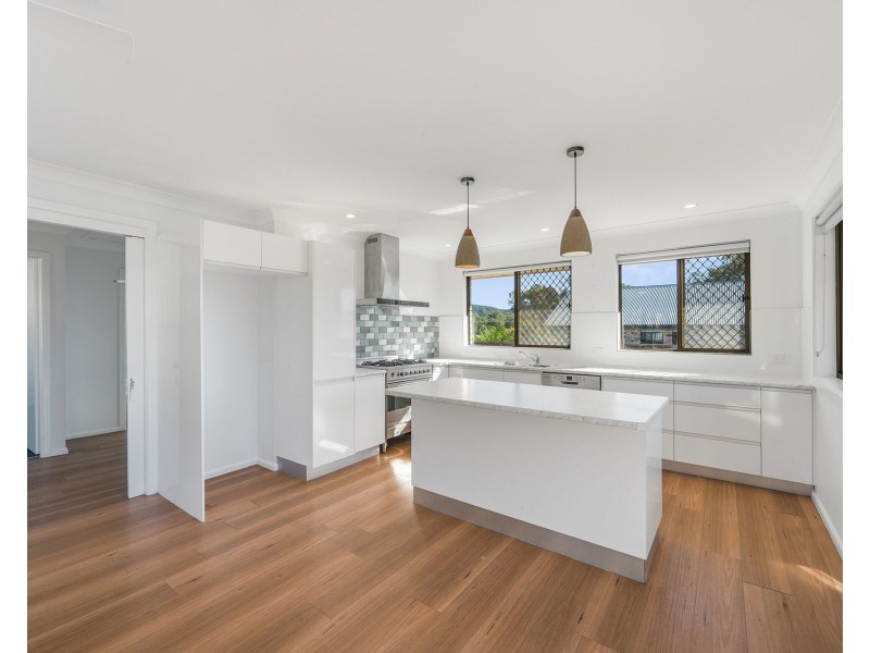 27 Hodgson Street, Crescent Head NSW 2440