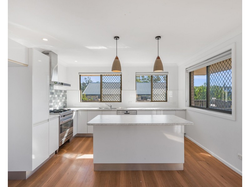 27 Hodgson Street, Crescent Head NSW 2440