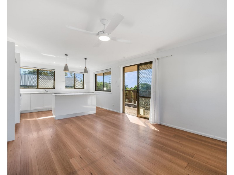 27 Hodgson Street, Crescent Head NSW 2440