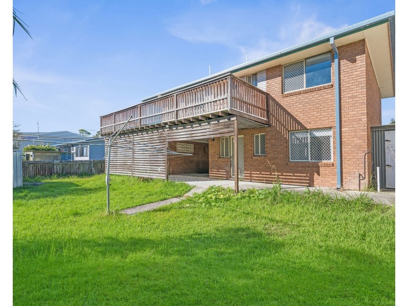 27 Hodgson Street, Crescent Head NSW 2440