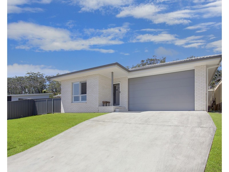 8 Racemosa Circuit, South West Rocks NSW 2431