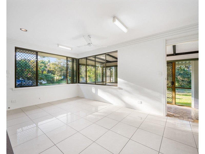1 Lake Street, Crescent Head NSW 2440