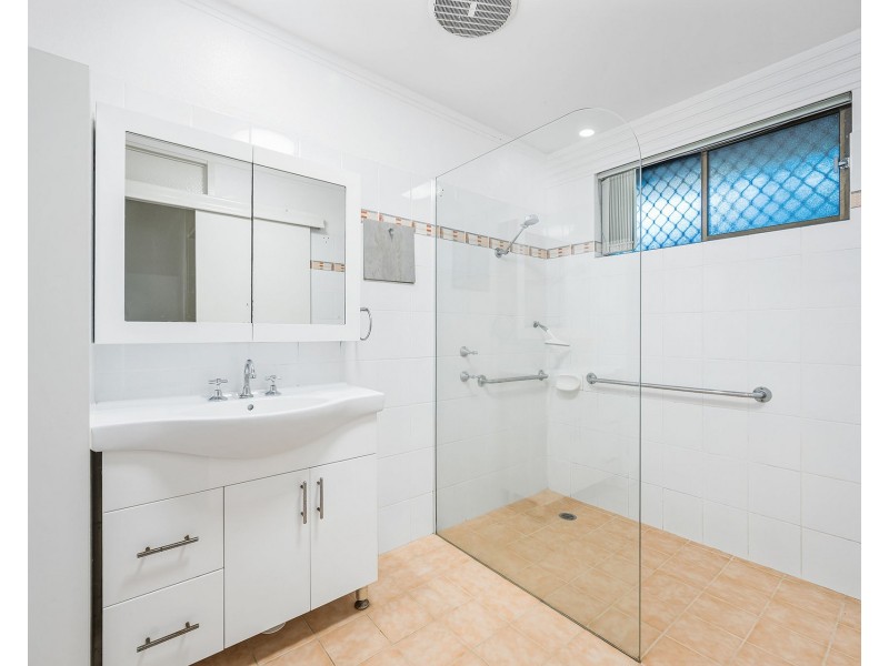 1 Lake Street, Crescent Head NSW 2440