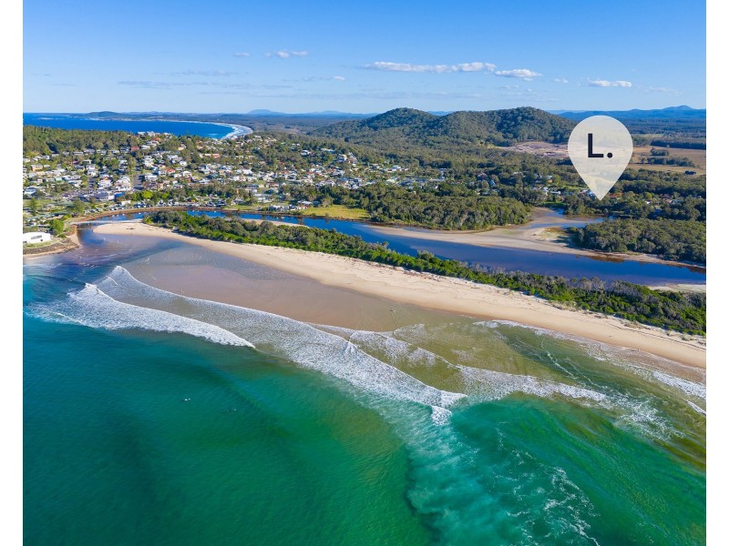 1 Lake Street, Crescent Head NSW 2440