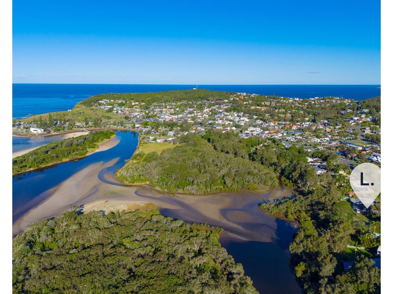 1 Lake Street, Crescent Head NSW 2440