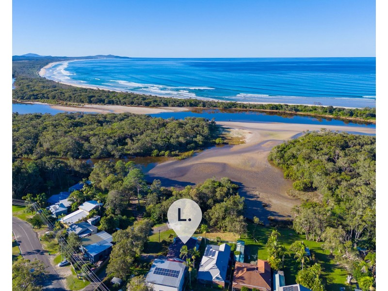 1 Lake Street, Crescent Head NSW 2440