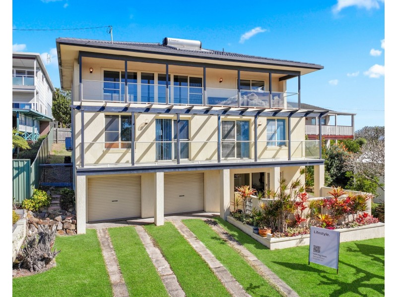 3 High Street, Crescent Head NSW 2440