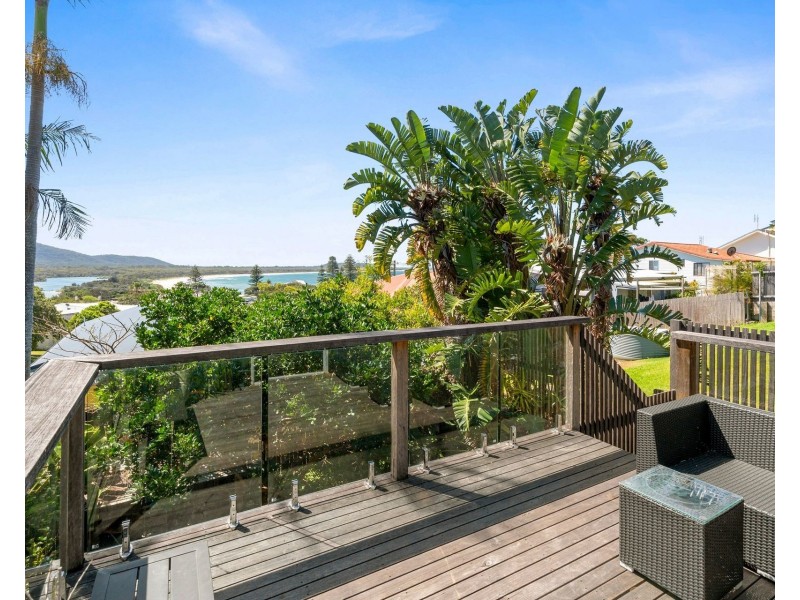 6 Gowing Street, Crescent Head NSW 2440