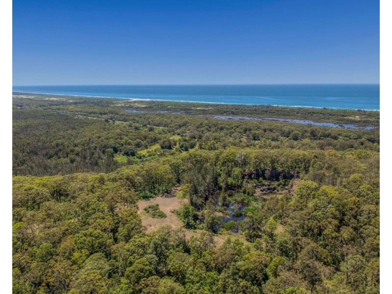 1 Loftus Road, Crescent Head NSW 2440