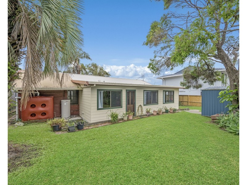 26 Hodgson Street, Crescent Head NSW 2440