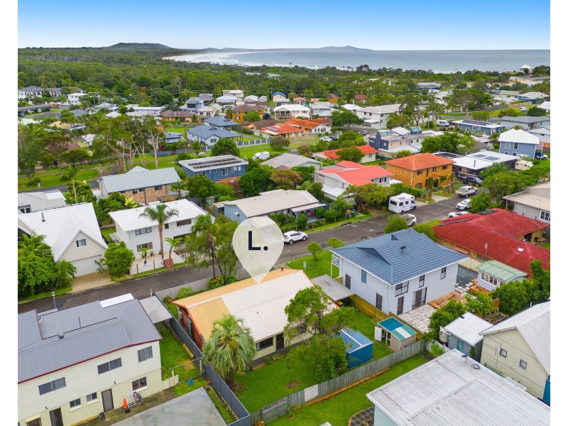 26 Hodgson Street, Crescent Head NSW 2440
