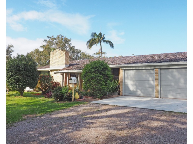 1 Lake Street, Crescent Head NSW 2440