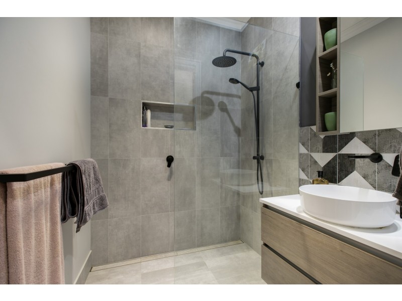 17 Castor Road, Wavell Heights QLD 4012