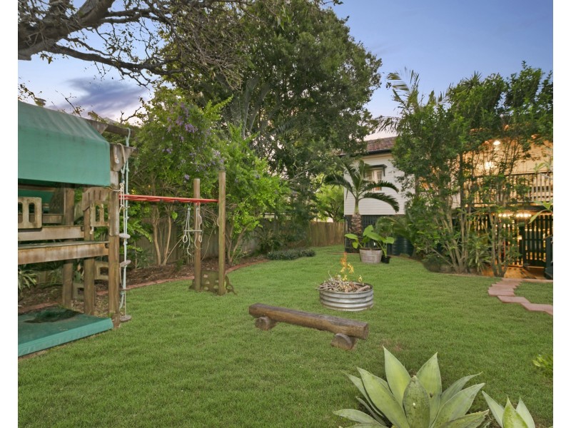 25 Railway Parade, Clayfield QLD 4011