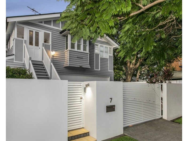 7 Bellevue Terrace, Clayfield QLD 4011