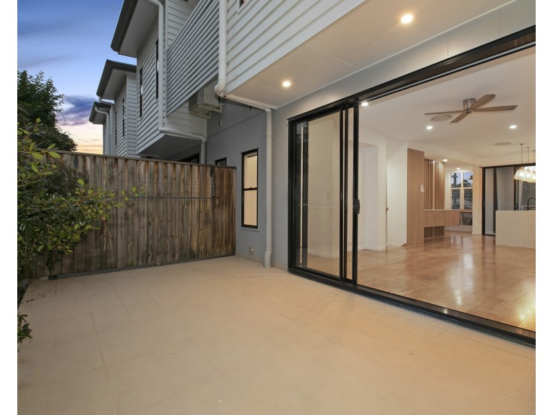 2/25 Royal Street, Paddington QLD 4064