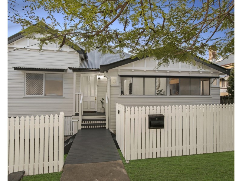 27 Adamson Street, Wooloowin QLD 4030