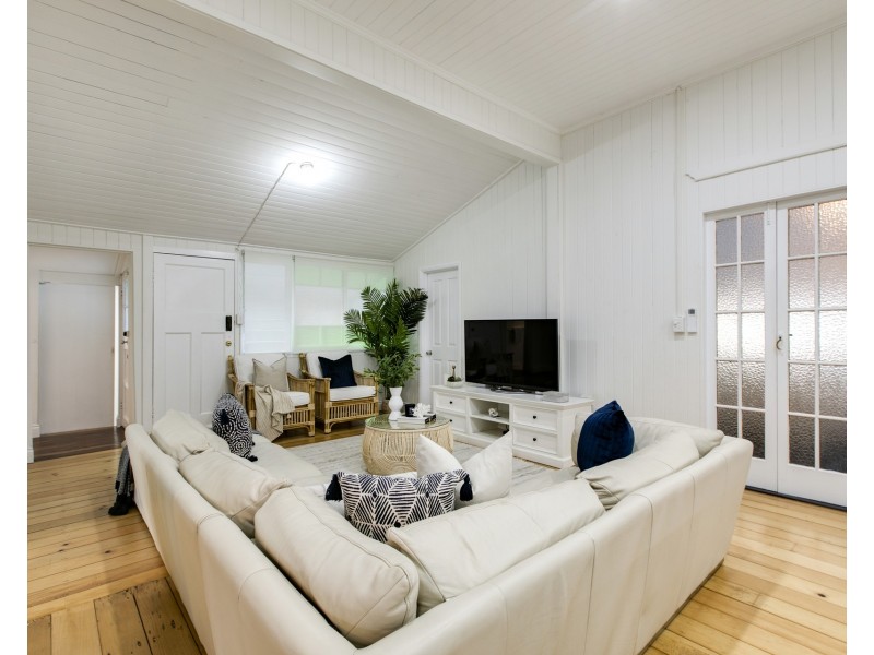 27 Adamson Street, Wooloowin QLD 4030