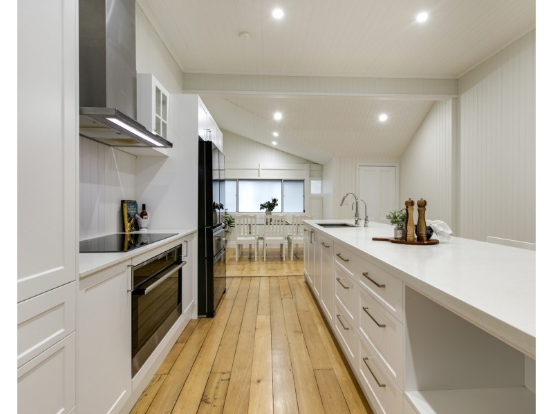 27 Adamson Street, Wooloowin QLD 4030