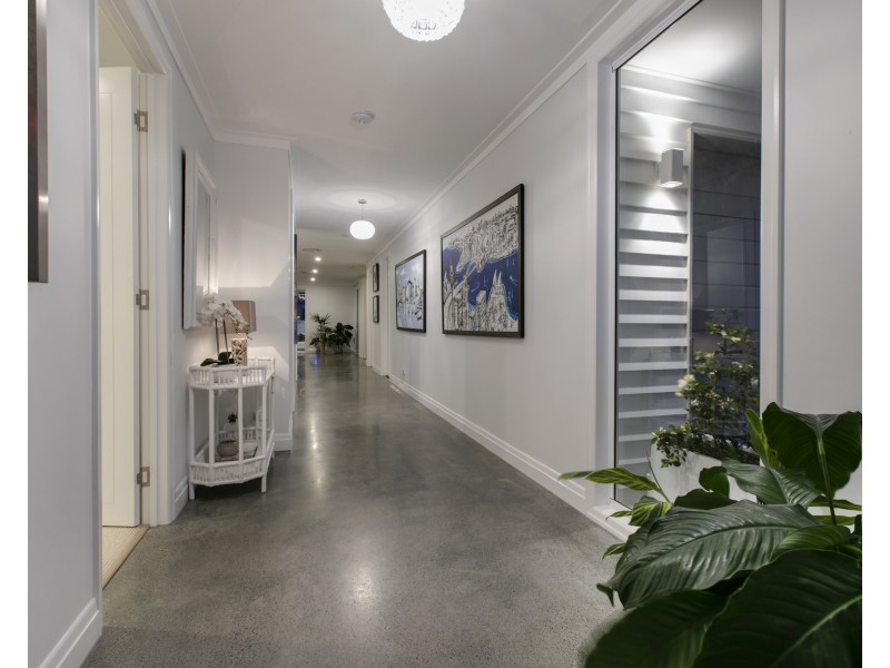 10 Cambridge Street, Nundah QLD 4012