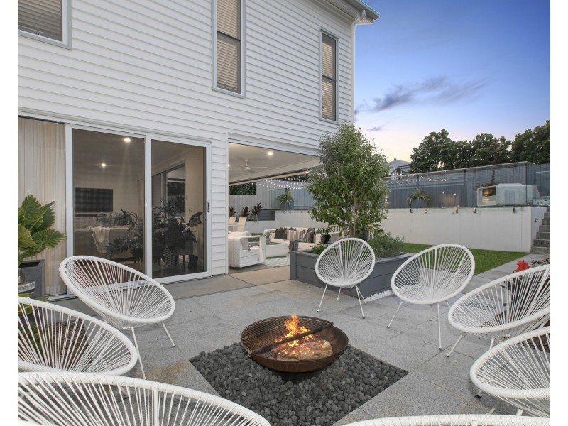 10 Cambridge Street, Nundah QLD 4012