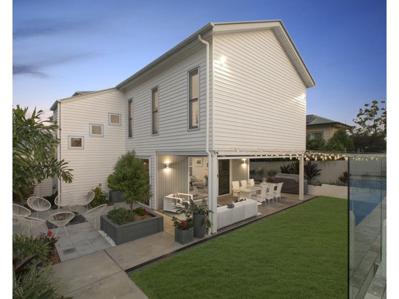 10 Cambridge Street, Nundah QLD 4012