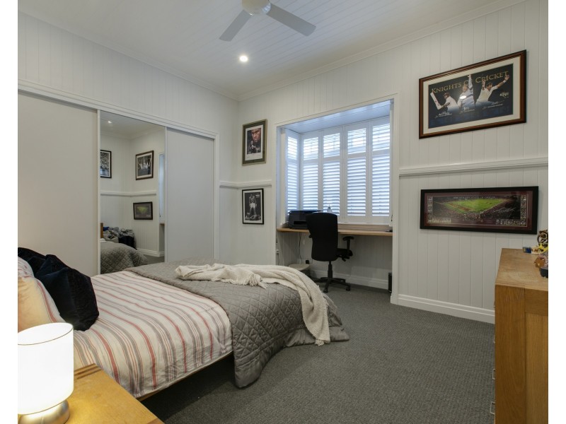 10 Cambridge Street, Nundah QLD 4012