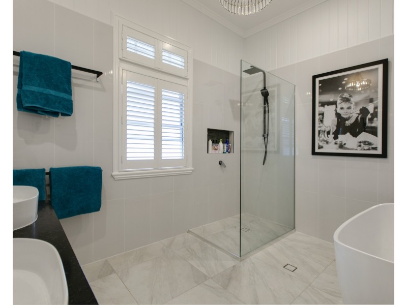 10 Cambridge Street, Nundah QLD 4012