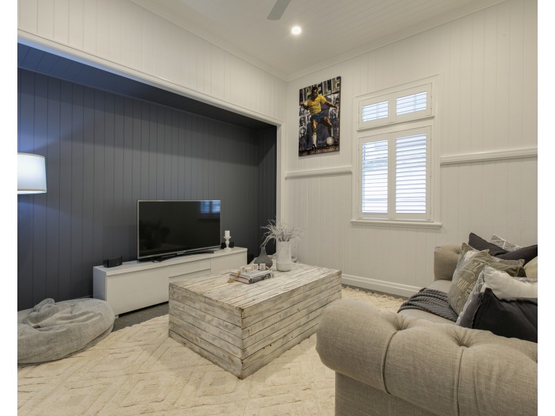 10 Cambridge Street, Nundah QLD 4012