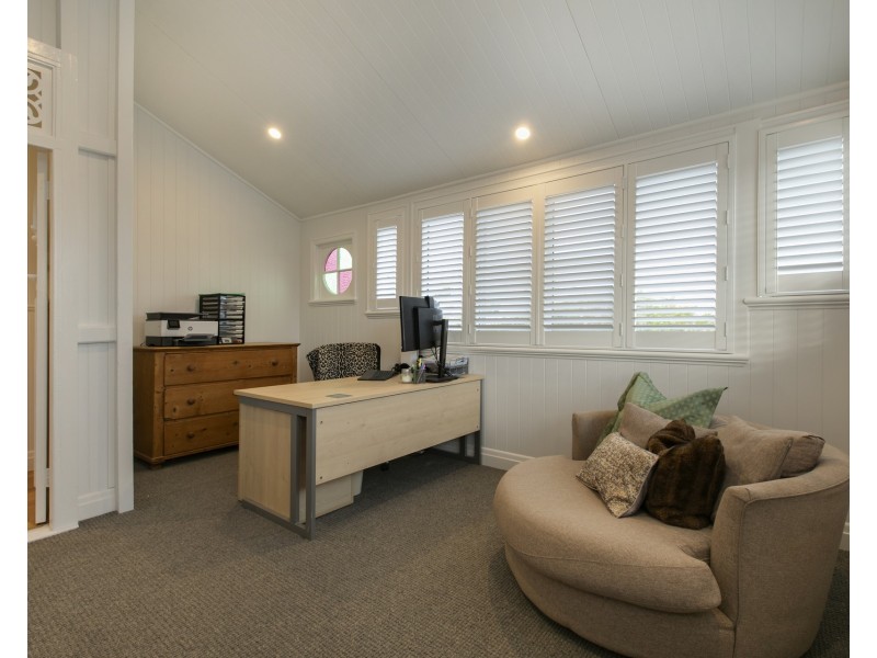 10 Cambridge Street, Nundah QLD 4012