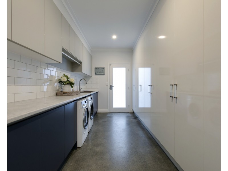 10 Cambridge Street, Nundah QLD 4012