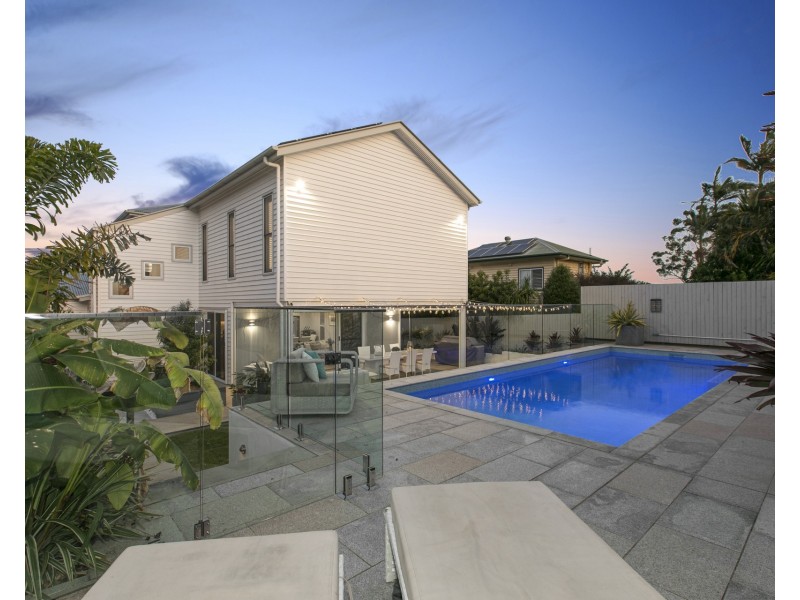 10 Cambridge Street, Nundah QLD 4012