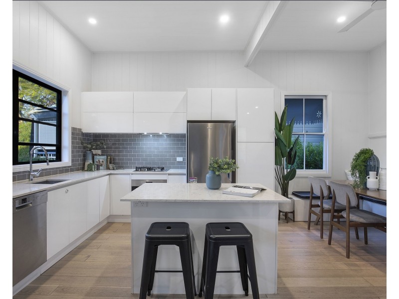 10 Wride Street, Wooloowin QLD 4030