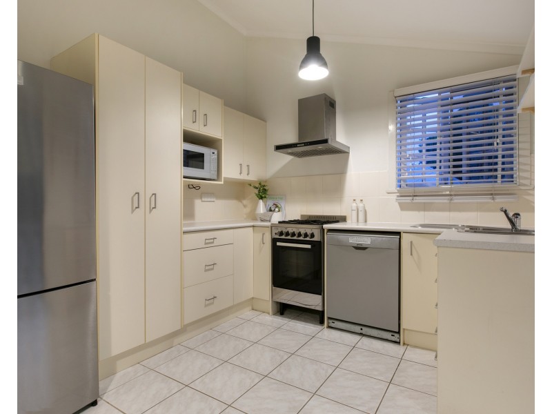 74 Oates Parade, Northgate QLD 4013