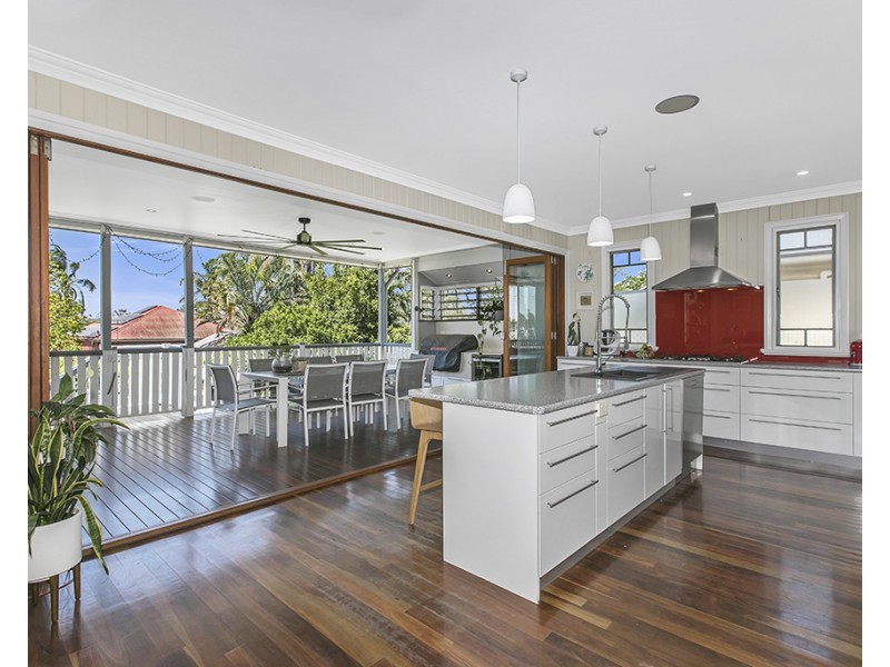 33 Sydney Street, Clayfield QLD 4011