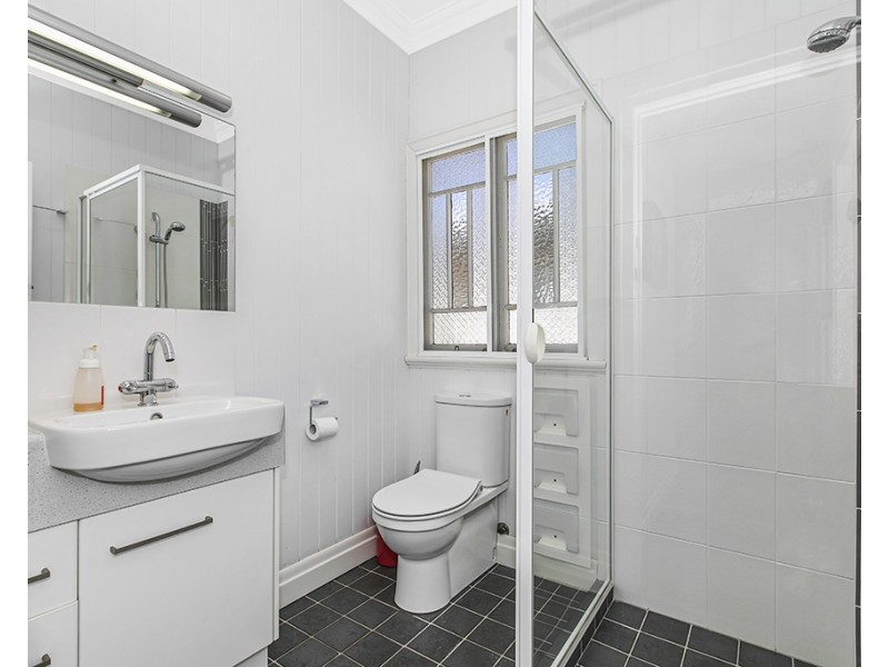 33 Sydney Street, Clayfield QLD 4011