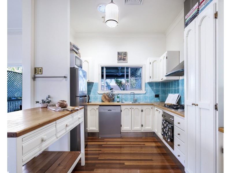 25 Railway Parade, Clayfield QLD 4011