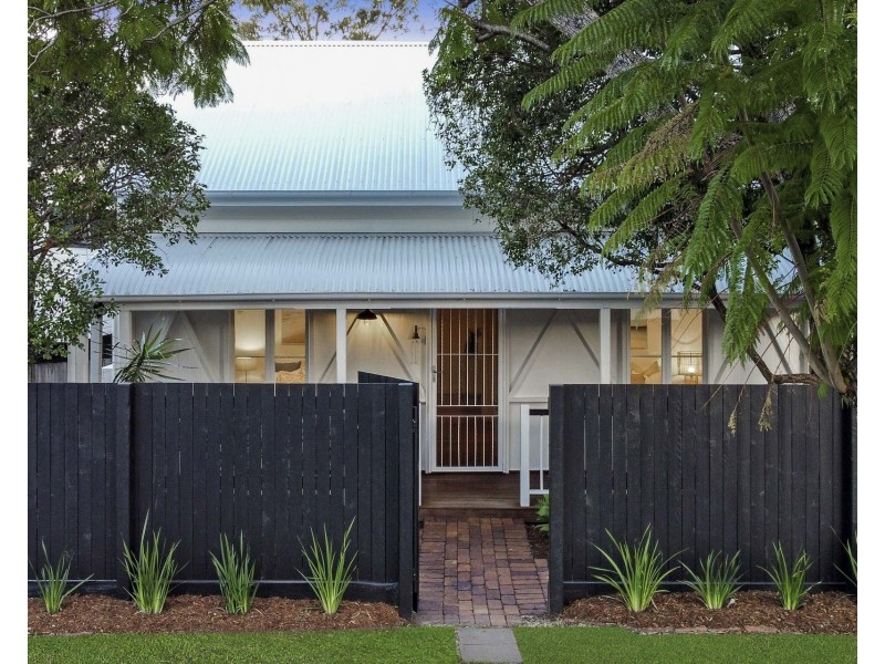 17 Kent Road, Wooloowin QLD 4030