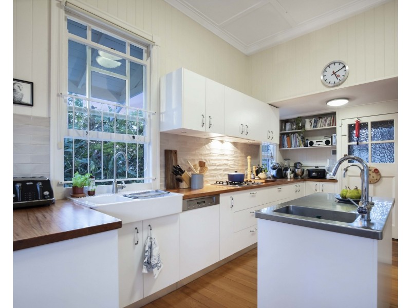 17 Miles Street, Clayfield QLD 4011