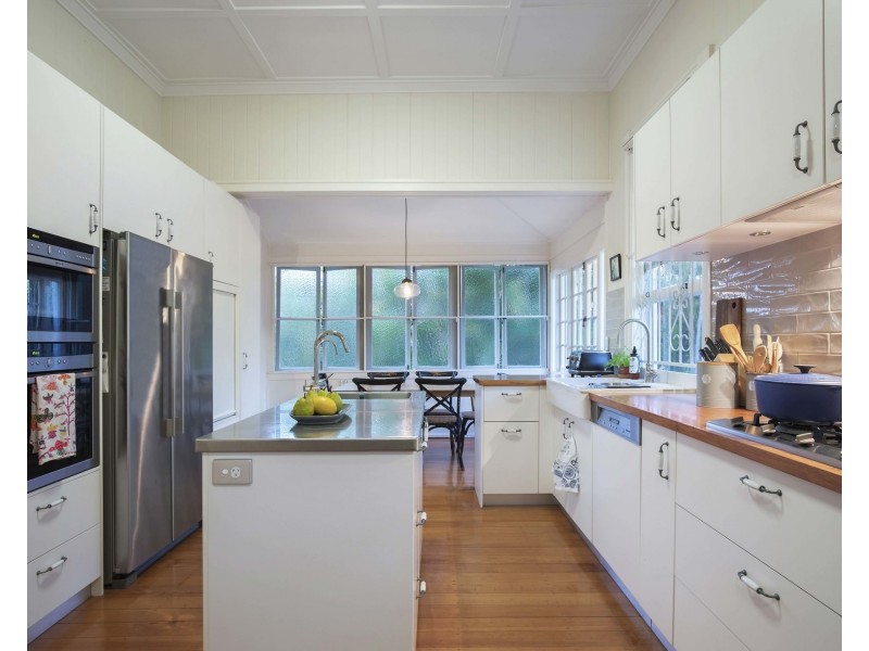 17 Miles Street, Clayfield QLD 4011