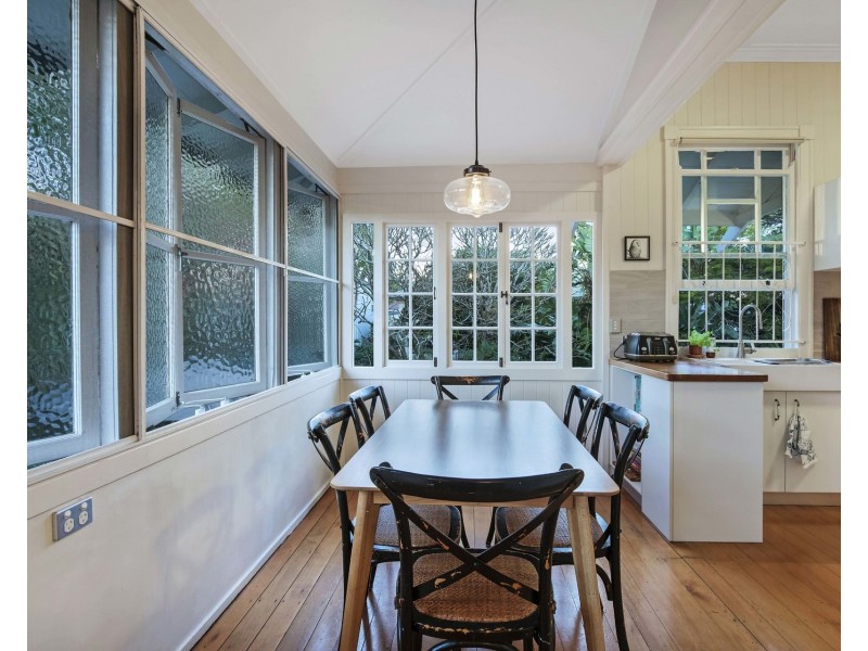 17 Miles Street, Clayfield QLD 4011