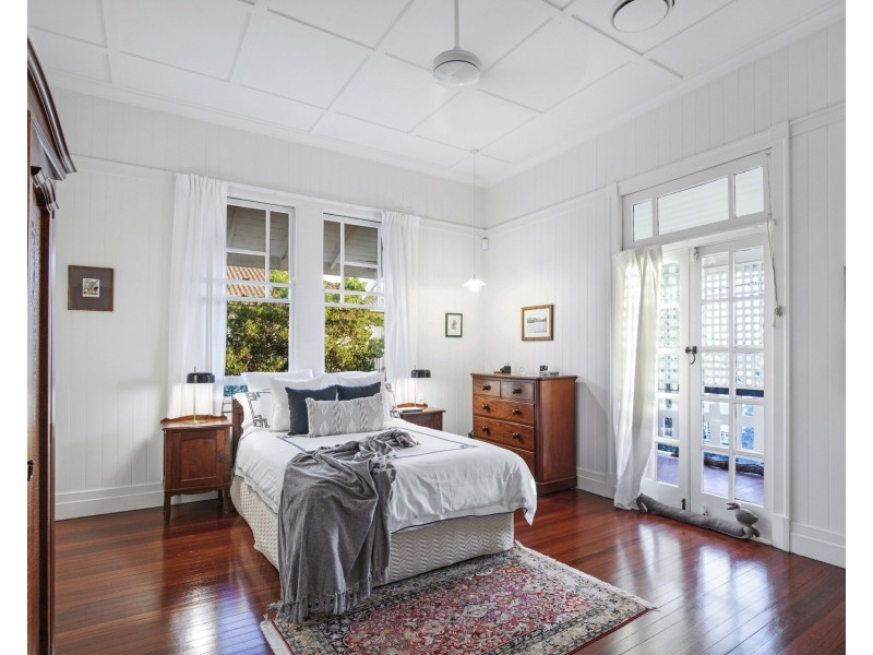 17 Miles Street, Clayfield QLD 4011