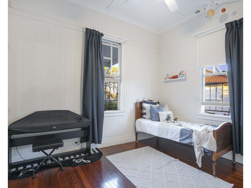 17 Miles Street, Clayfield QLD 4011