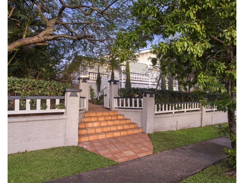 17 Miles Street, Clayfield QLD 4011