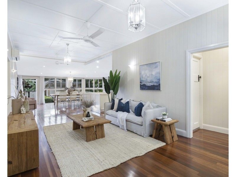 8 Owen Street, Wooloowin QLD 4030
