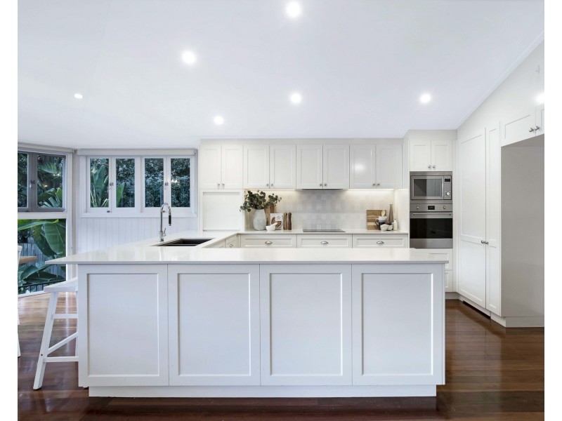 8 Owen Street, Wooloowin QLD 4030