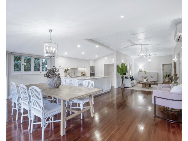8 Owen Street, Wooloowin QLD 4030