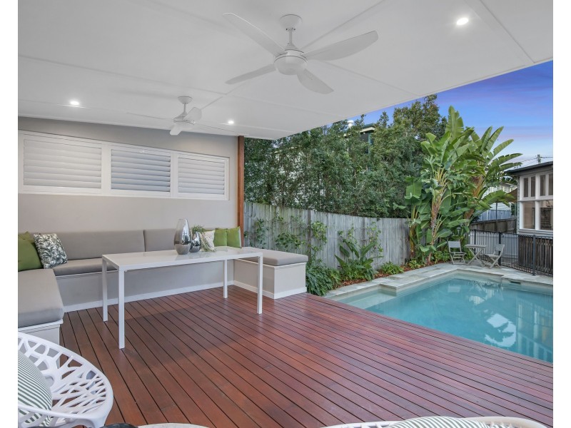 8 Owen Street, Wooloowin QLD 4030